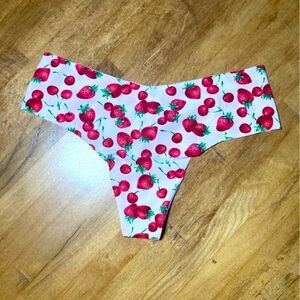 Victoria’s Secret No Show Strawberry Print Thong NWT